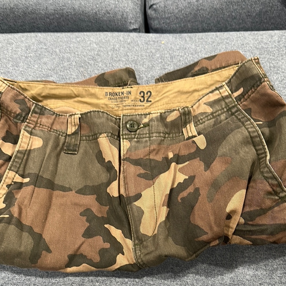 Camouflage Patterned Cargo Shorts
